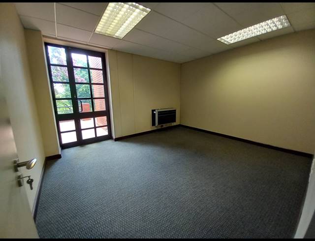 427M² OFFICE TO LET IN BRYANSTON